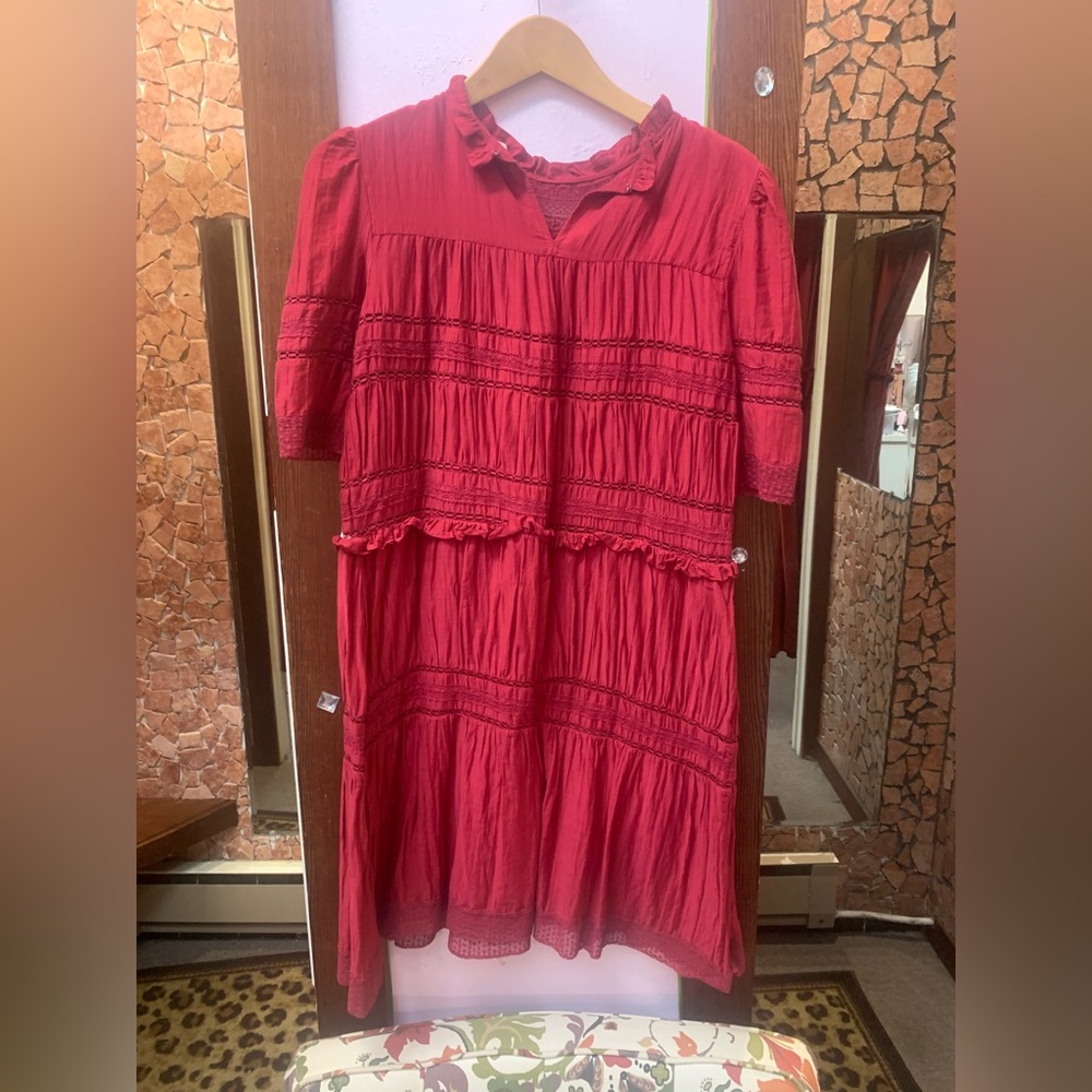 Looks great no damage it’s perfect Elegant Red  Dress
